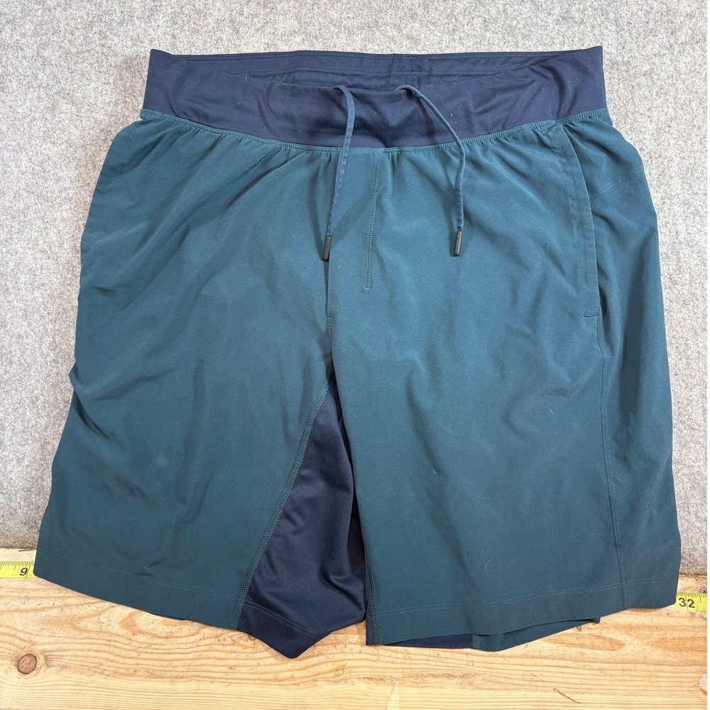 Lululemon Mens Athletic Performance Gym Running Shorts Blue Large 9 Inch Inseam